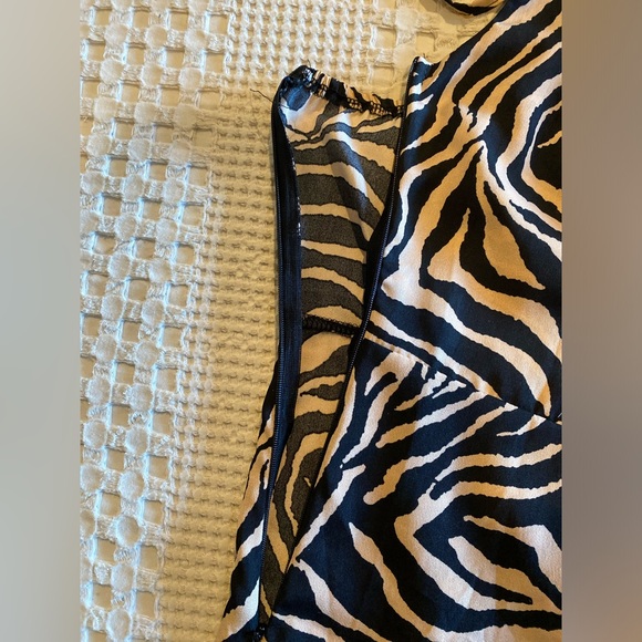 Zebra print, slight cowl neck, tea length dress. Only wore once, no longer fits - Picture 5 of 6